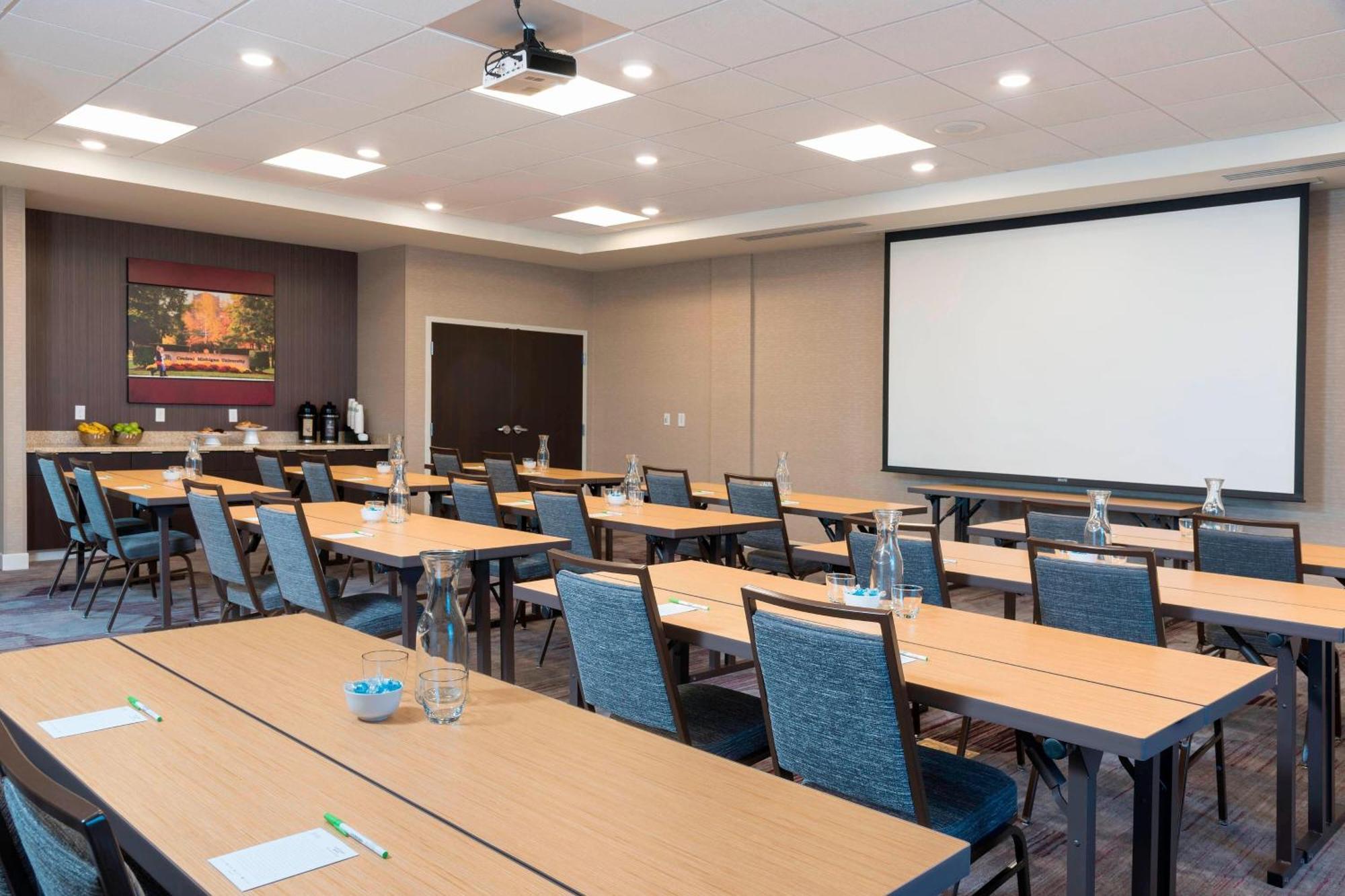 Courtyard By Marriott Mt. Pleasant At Central Michigan University Mount Pleasant Eksteriør billede
