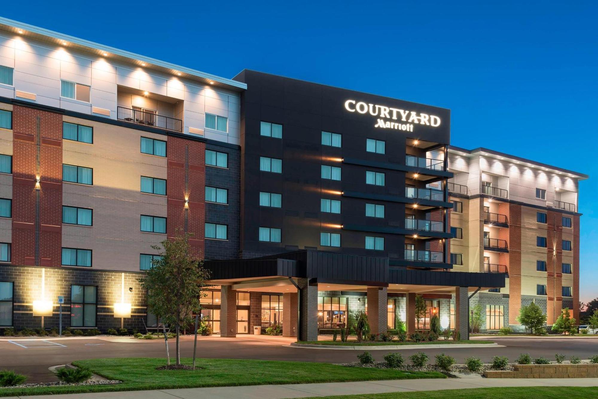 Courtyard By Marriott Mt. Pleasant At Central Michigan University Mount Pleasant Eksteriør billede