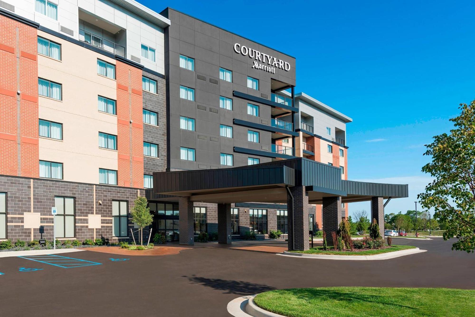 Courtyard By Marriott Mt. Pleasant At Central Michigan University Mount Pleasant Eksteriør billede