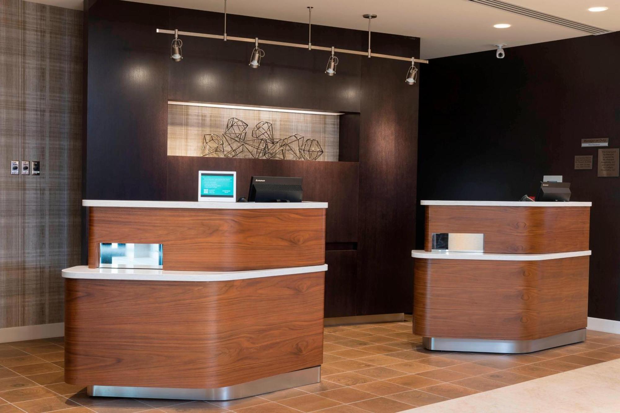 Courtyard By Marriott Mt. Pleasant At Central Michigan University Mount Pleasant Eksteriør billede