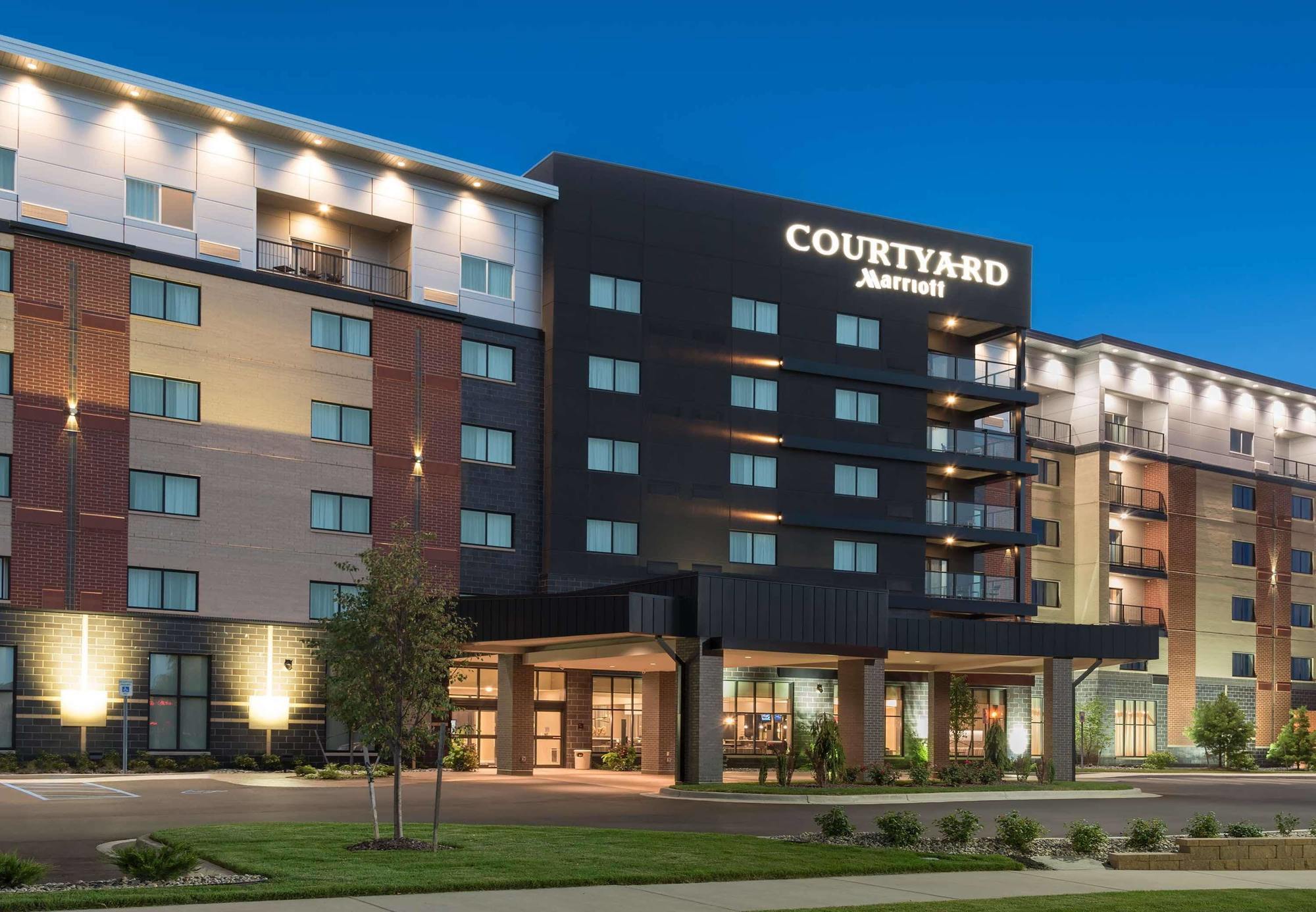 Courtyard By Marriott Mt. Pleasant At Central Michigan University Mount Pleasant Eksteriør billede