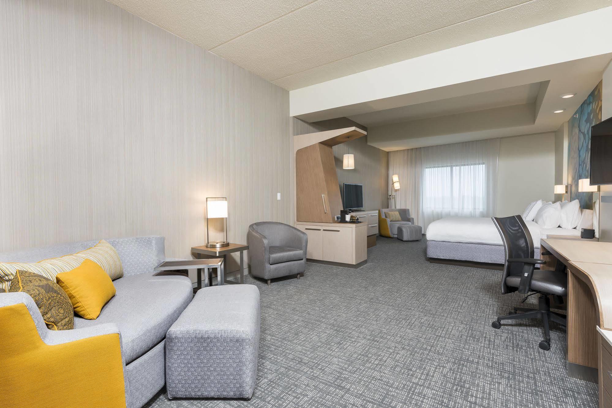 Courtyard By Marriott Mt. Pleasant At Central Michigan University Mount Pleasant Eksteriør billede