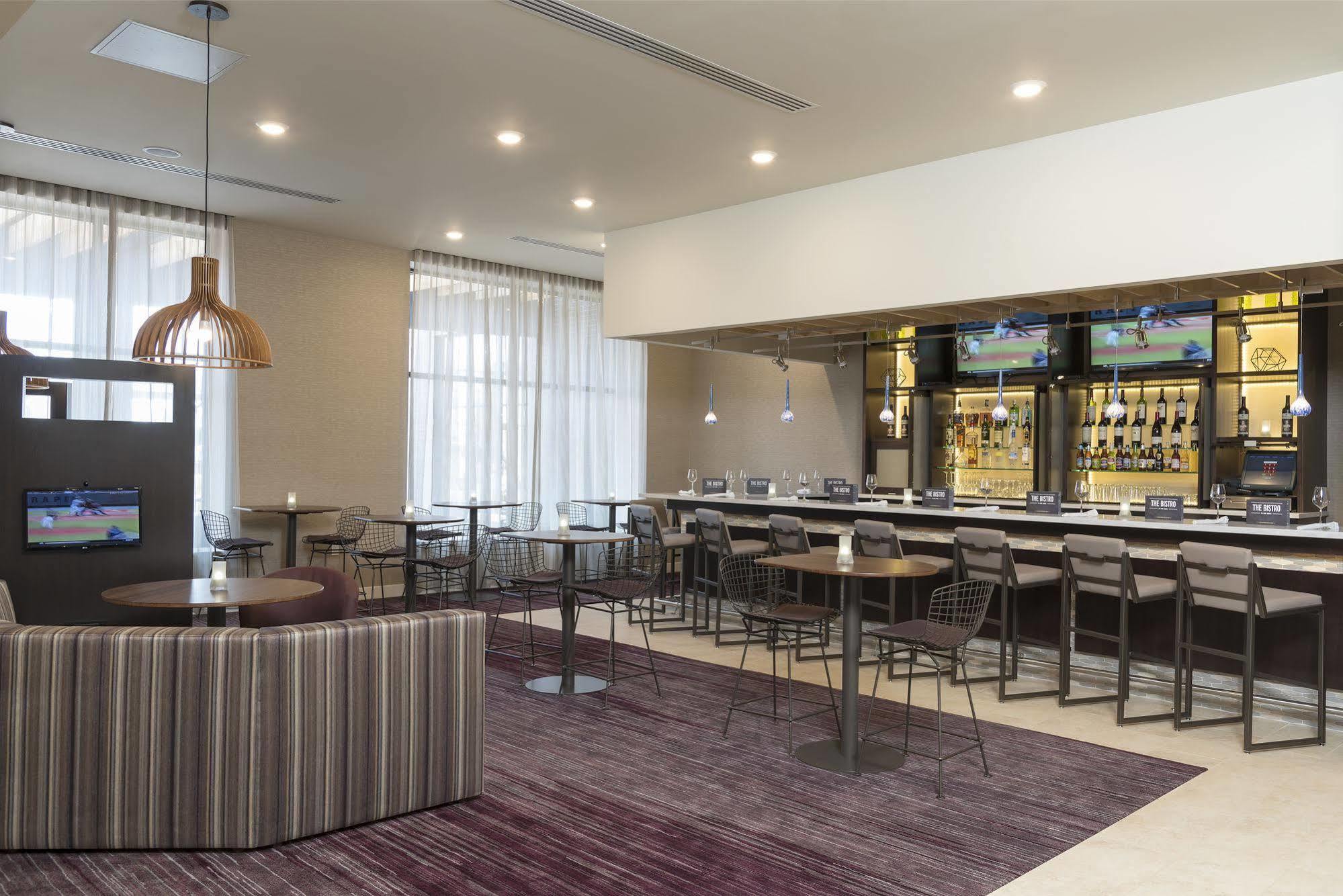 Courtyard By Marriott Mt. Pleasant At Central Michigan University Mount Pleasant Eksteriør billede